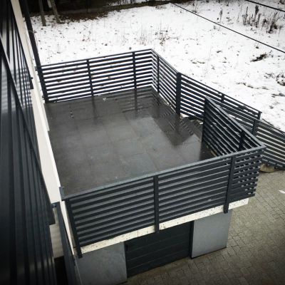 Wykonana balustrada aluminiowa łącznie ze schodami
