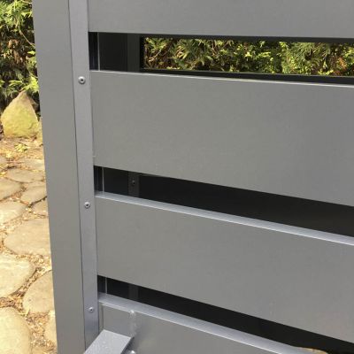 Brama z aluminium odstępy pomiędzy panelami 40 mm